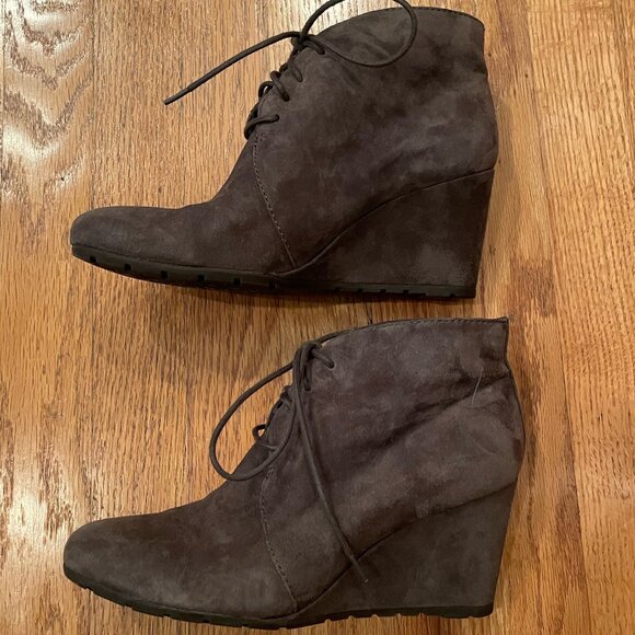 Clarks Artisan Grey Suede Wedge Booties - Picture 1 of 6